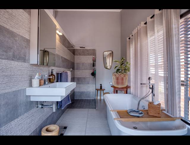 8 BEDROOM HOUSE FOR SALE IN BALLITO CENTRAL